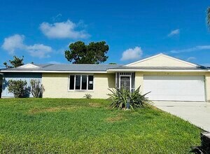 Building Photo - 2486 SE Wishbone Rd