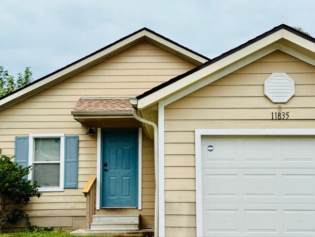 Building Photo - 11835 Greensbrook Forest Dr
