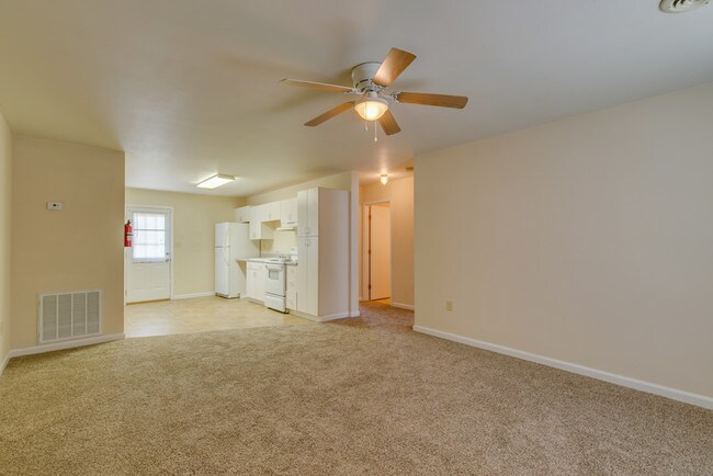 Foto del edificio - 219 Nowlin Dr