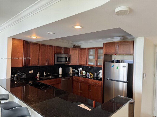 Foto del edificio - 2801 NE 183rd St