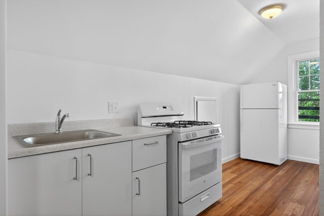 Building Photo - 42 Duer Pl