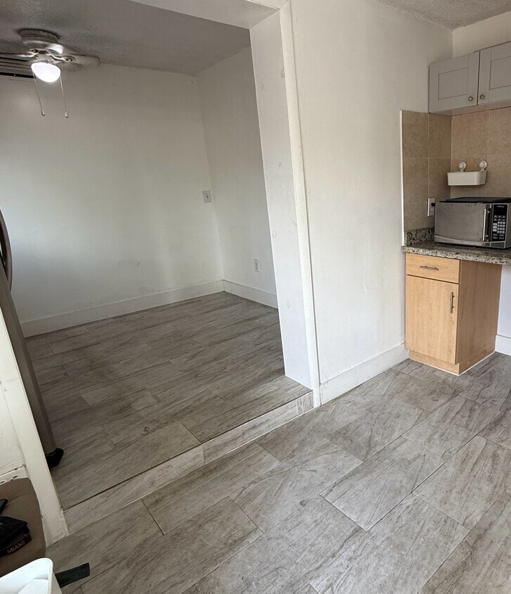 Foto principal - 10370 SW 7th St