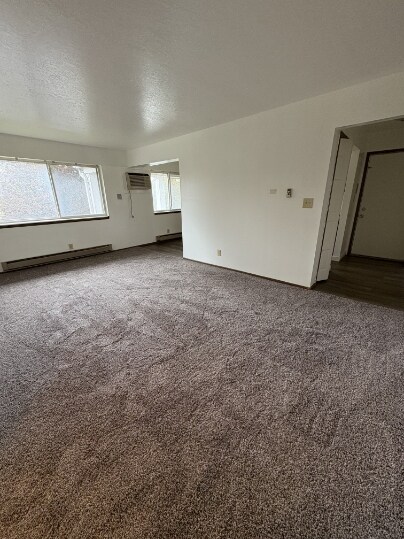 Foto del edificio - 744 E Michigan Ave