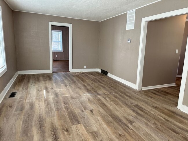 Foto del edificio - 2 Bedroom 1 Bath walking distance to downtown in Amazing Neighborhood