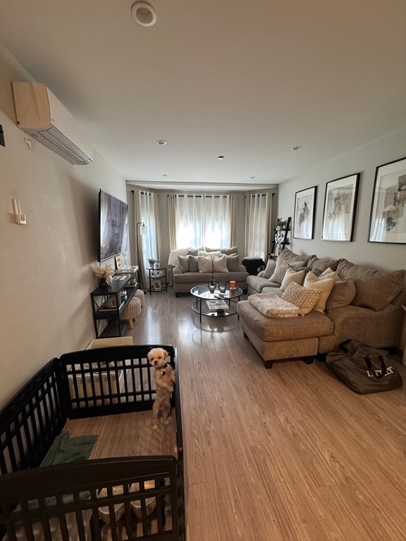 Foto del edificio - 145 Newbury Ave