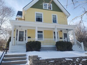 Building Photo - 205-205 N Spring St