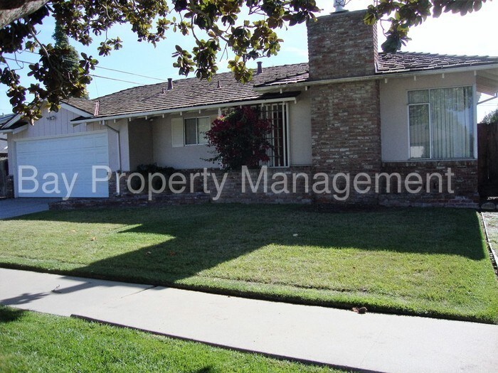 Primary Photo - Lovely 3 bedroom home in South Salinas