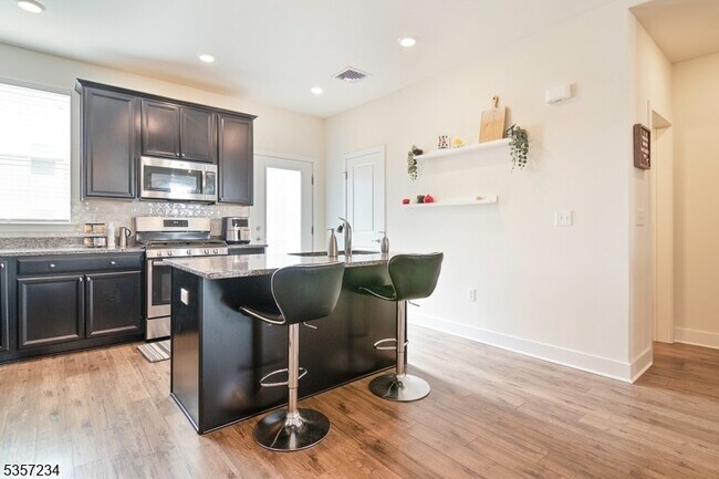 Foto del edificio - 403 Saratoga Ct