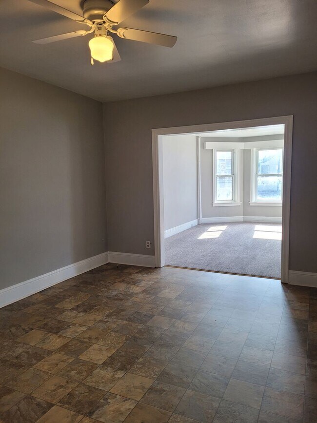 Building Photo - 441 E. King St. - 4 BR/2 Bath House - $130...