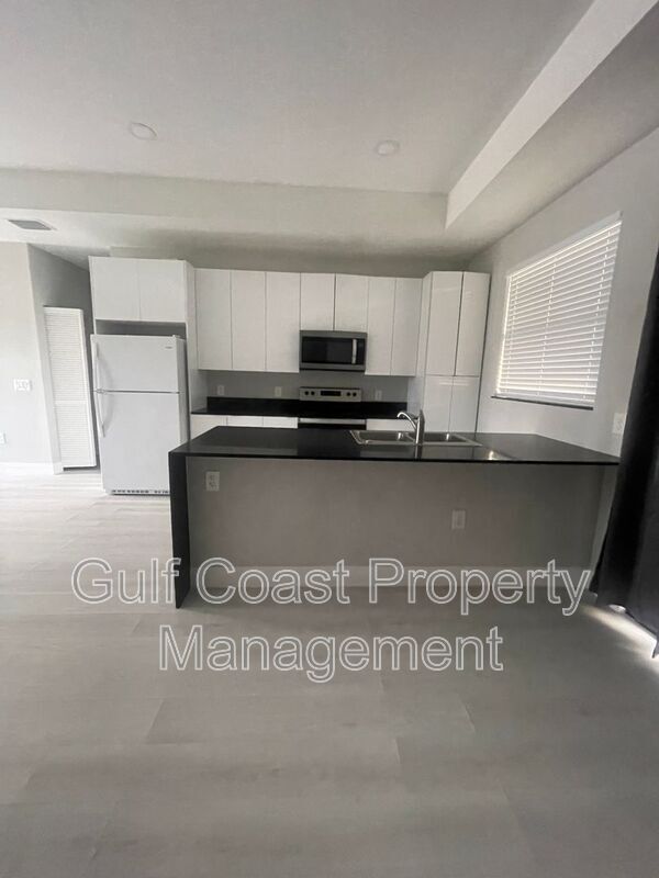 Building Photo - 125 Greenbriar Blvd