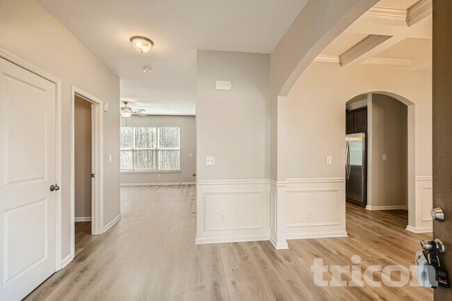 Foto del edificio - 4059 Tarnwood Pl