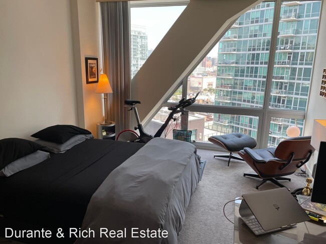 Building Photo - Studio, 1 bath House - 510 W Erie Street U...