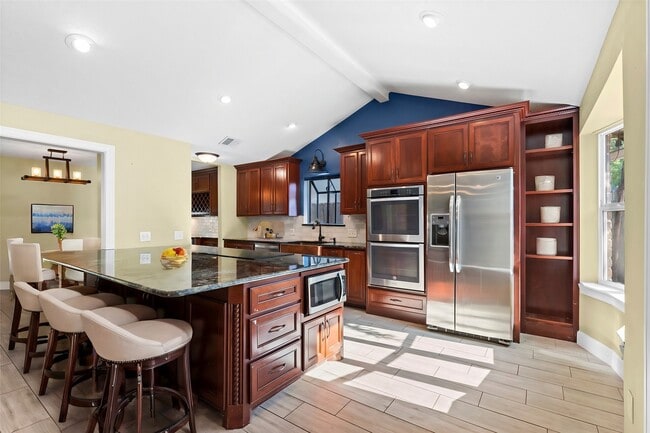 Building Photo - 3010 Westerland Dr