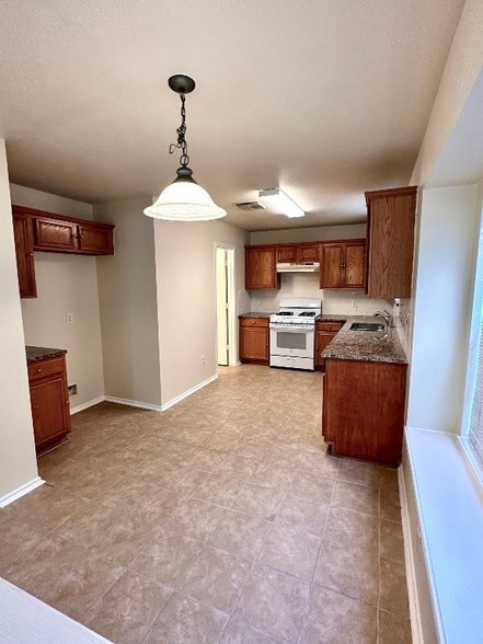 Foto del edificio - 1838 Strongs Ct