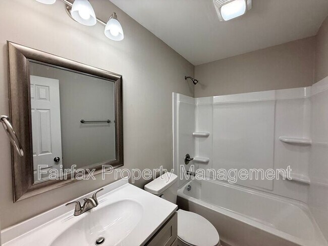 Foto del edificio - 2416 Owen St