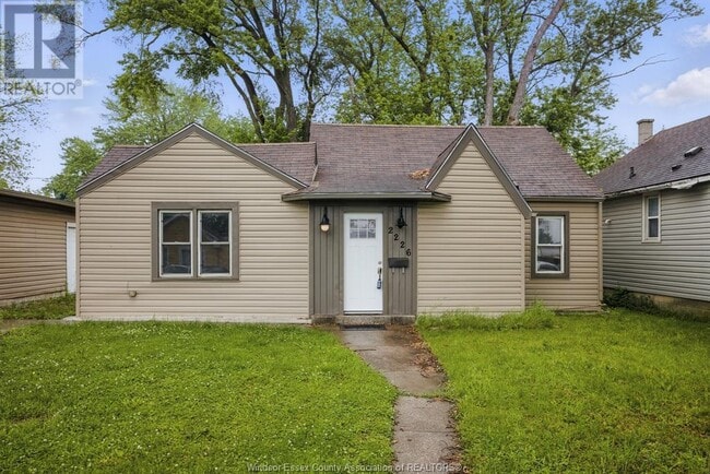 Building Photo - 2226 Janette Ave