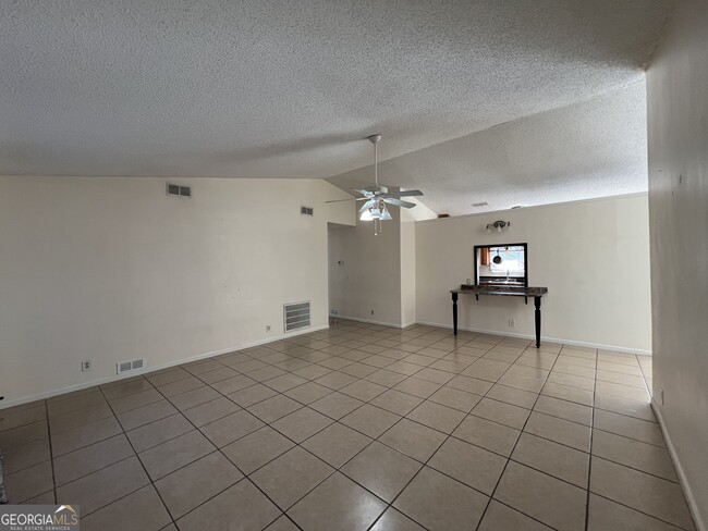 Foto del edificio - 443 Powderhorn Rd