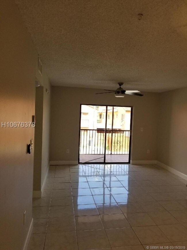 Foto del edificio - 6425 W 27th Ct