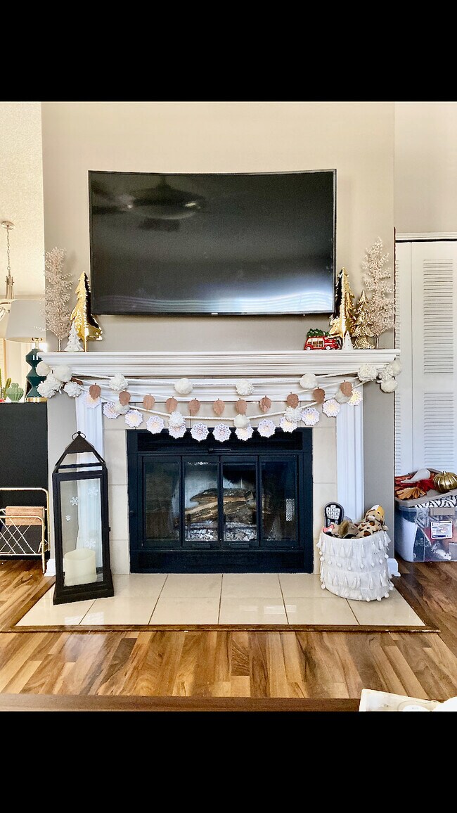 Foto del edificio - 1614 Thrush Ter