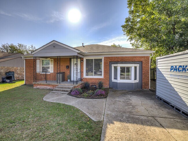 Foto del edificio - Super Sweet Home - All Appliances Included! 5 Minutes from Lake Hefner