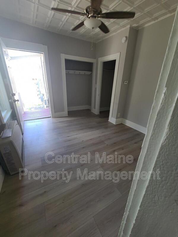 4 Spring Pl Unit 5, Waterville, ME 04901 Condo for Rent in