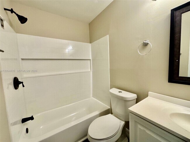Foto del edificio - 504 Blackbird Ln