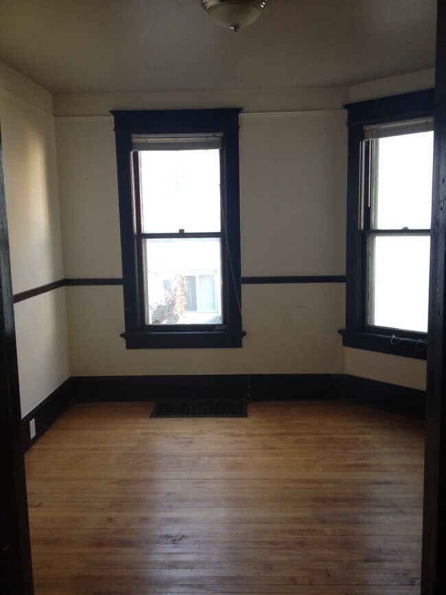 Foto del edificio - 2506 N Bartlett Ave