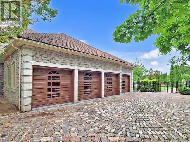 Building Photo - 25 Quail Run Blvd