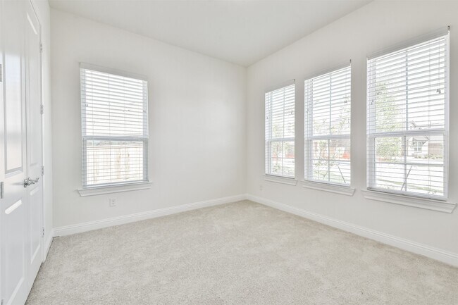 Foto del edificio - 10818 Carolina Willow Ct