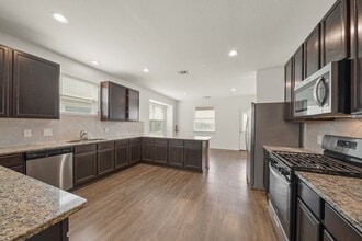 Building Photo - 24959 Lorenzo Glaze Trail