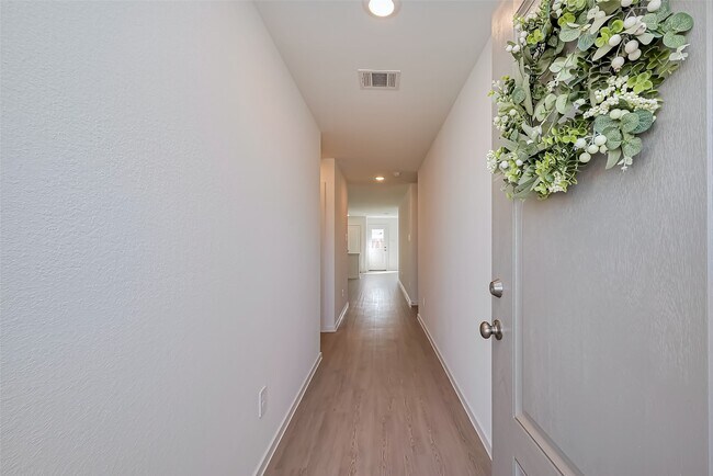 Foto del edificio - 16464 Blossom Grv Dr