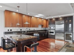 Building Photo - 601 S Marquette Ave