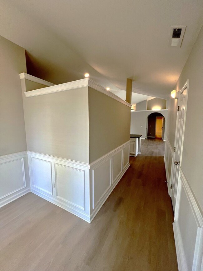 Building Photo - SUNCOURT VILLAS