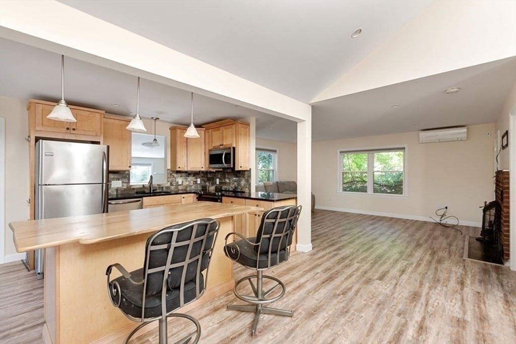 Building Photo - 120 Goulding St