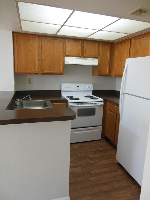 Primary Photo - ONE BEDROOM ONE BATHROOM! Pool view!! WATE...
