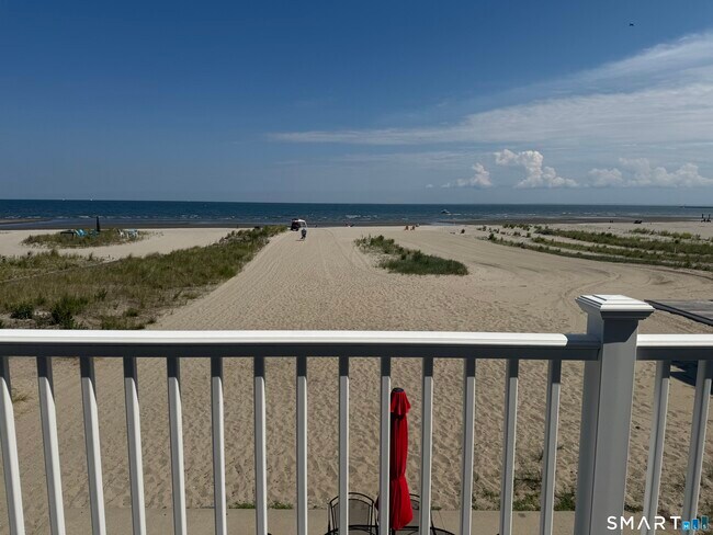 Foto del edificio - 75 Milford Point Rd