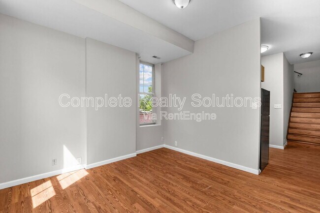Foto del edificio - 3021 Iowa Ave