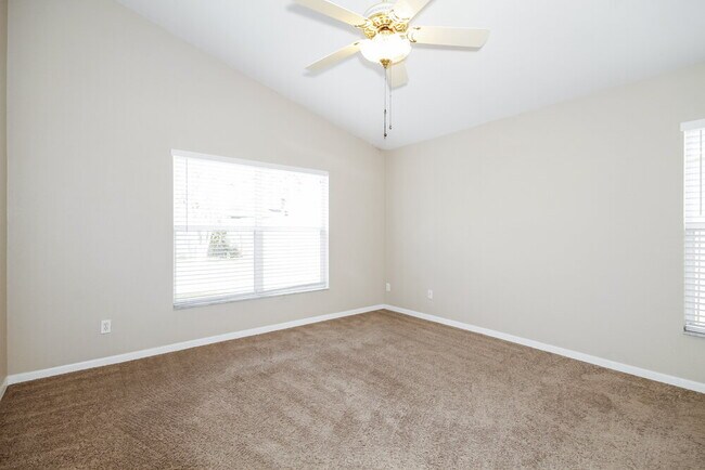 Foto del edificio - 22650 Hawk Hill Loop