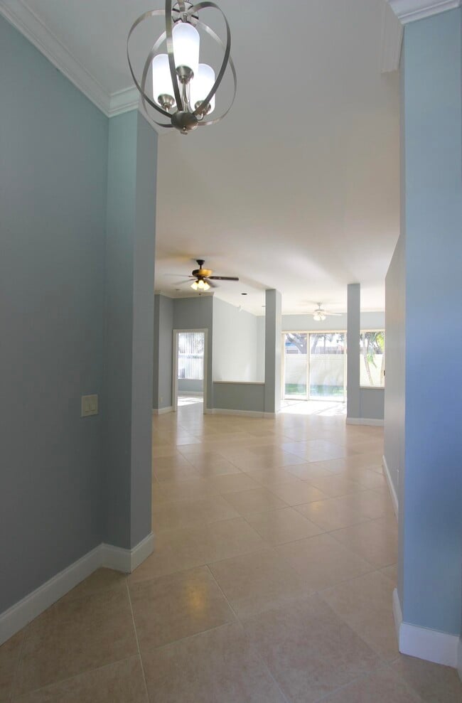 Building Photo - 240 Sussex Cir