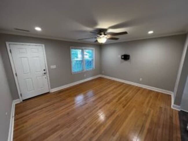 Photo - 1343 Hermitage Ave House