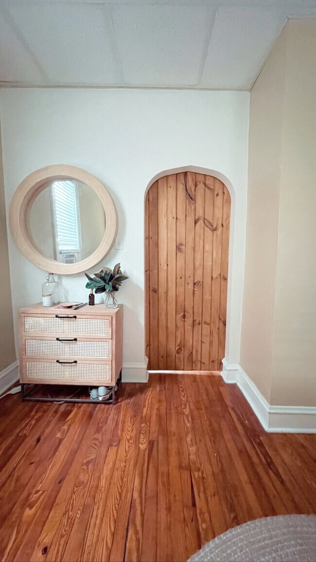 bedroom - 1037 Beech St