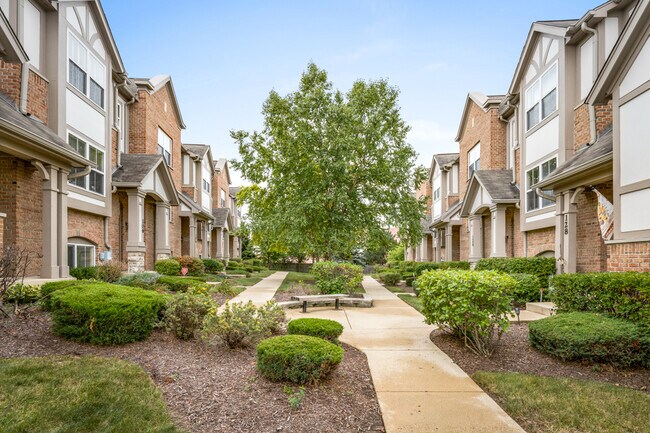 Foto del edificio - 106 Rosehall Dr