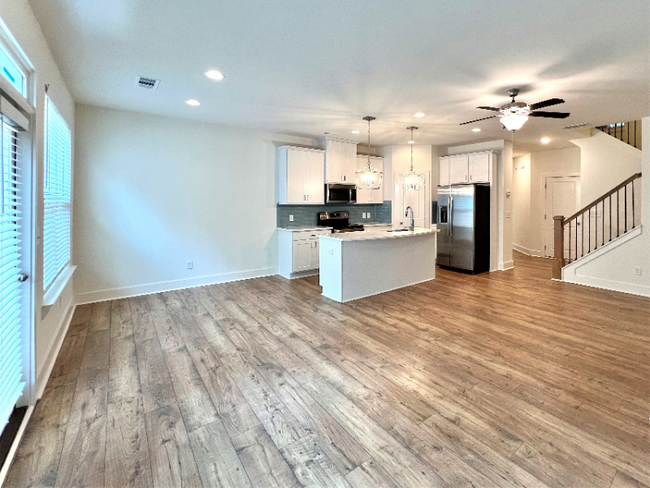 Building Photo - 421 Auburn Crossing Dr