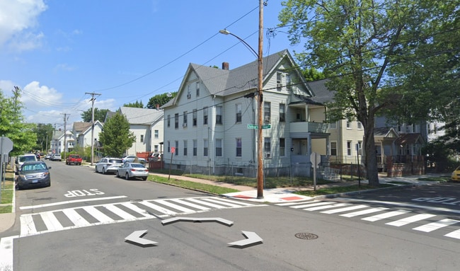 Building Photo - 193 Chatham St