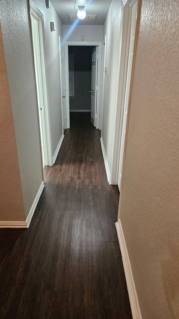 Building Photo - 933 Baker