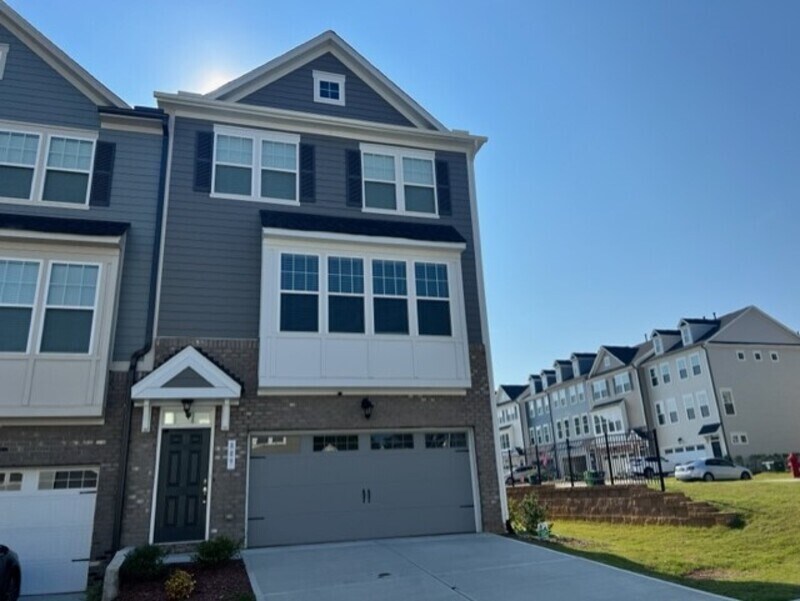 Foto principal - 809 Grafton Peak Ln