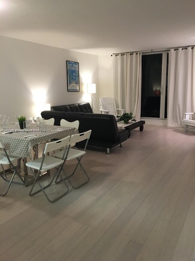 Foto del edificio - 2301 Collins Ave