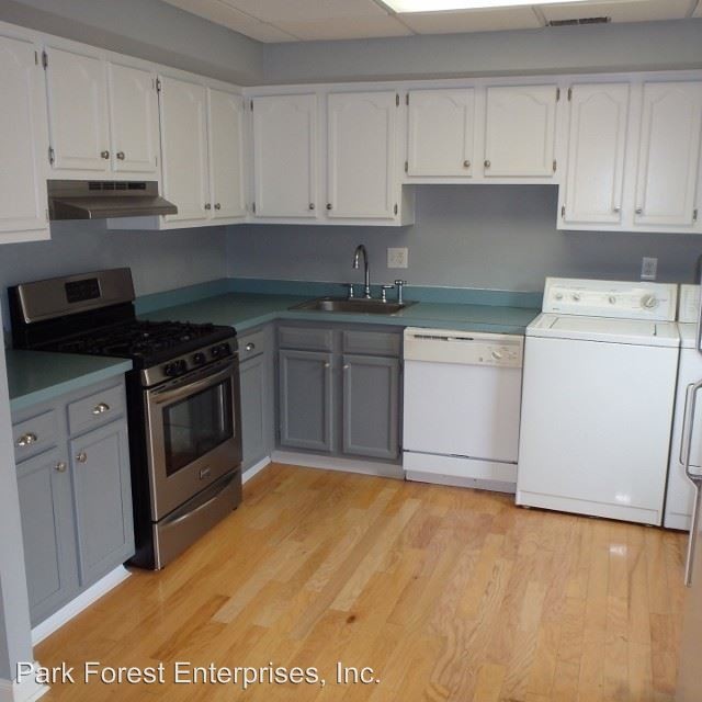 Building Photo - 3 br, 2.5 bath House - 1131D W. Aaron Drive