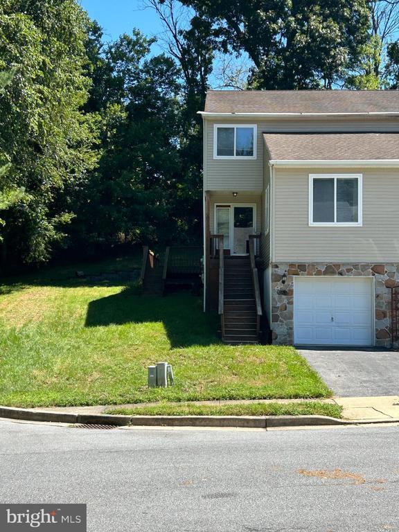 Building Photo - 319 Lynley Ln