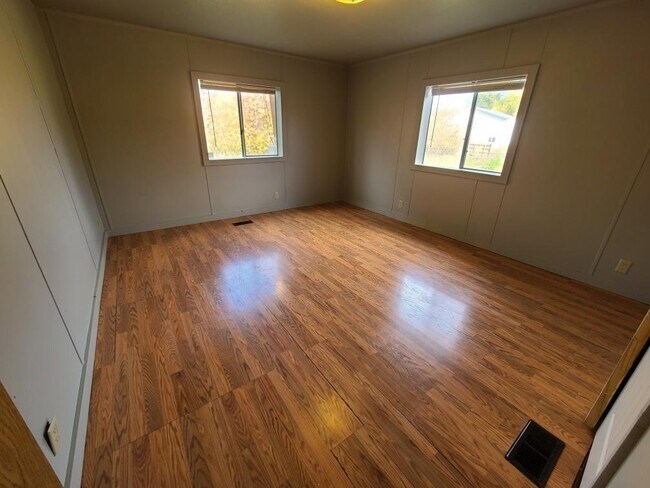 Building Photo - 1055 Whitefish Stage